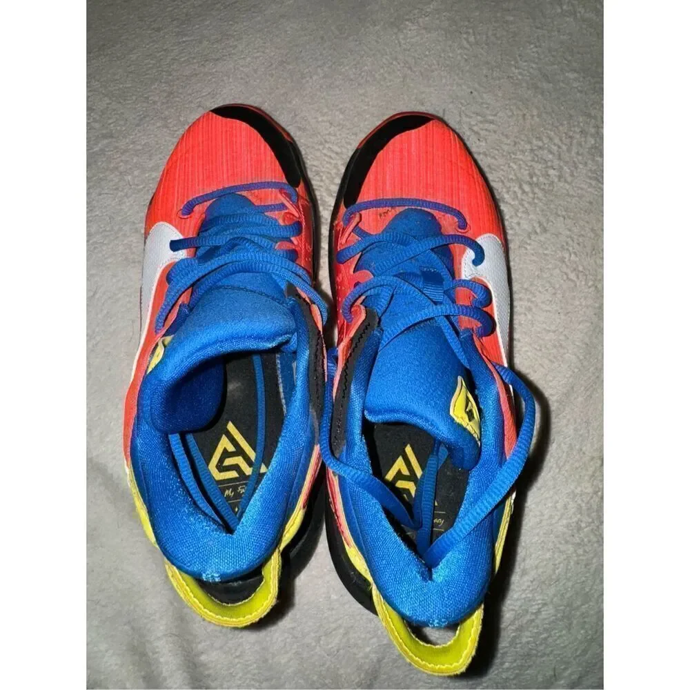 Nike Freak 2 bright crimson sneakers size 7Y